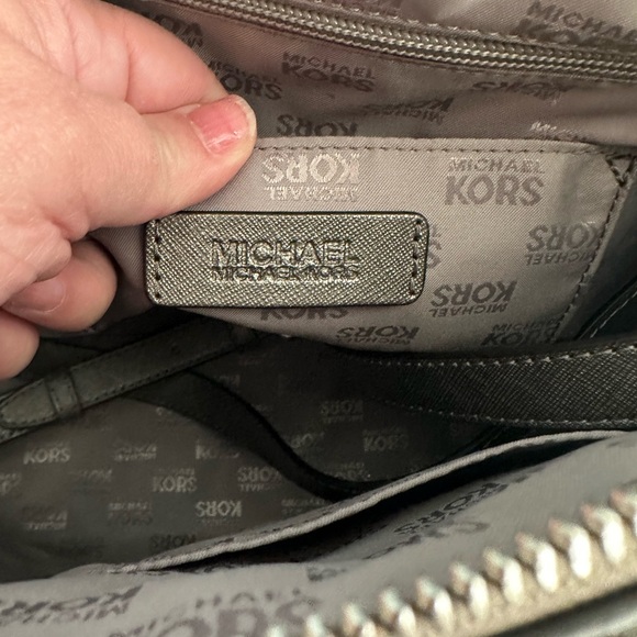 Authentic Michael Kors Satchel - Picture 7 of 9